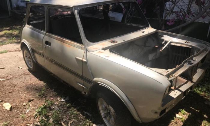 1 Silver Leyland Mini LS 1275 cc rolling shell unrestored 1978 images (10).jpg