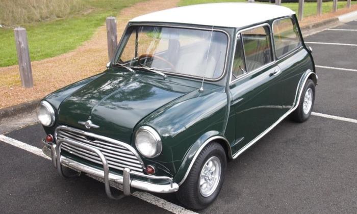 1966 toga white over BRG MK1 Cooper S Mini Australia (1).jpg