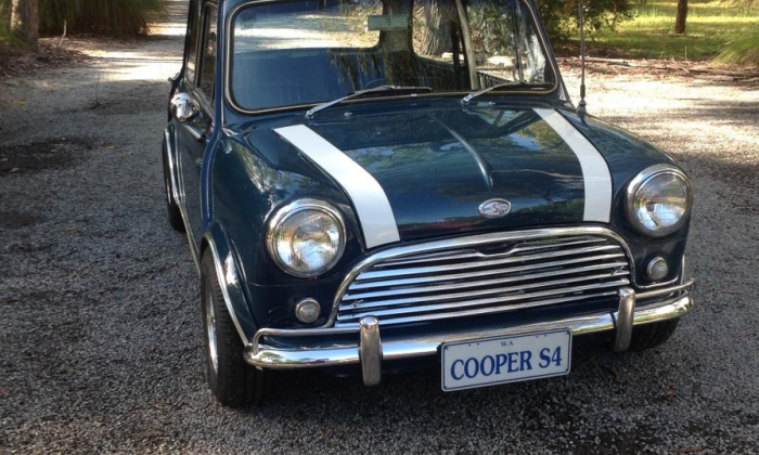 1970 Morris Cooper S MK2 Australia pic blue green.png