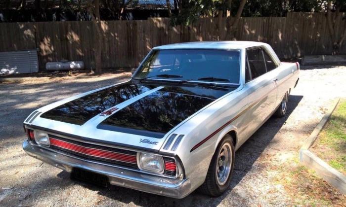 1970 Valiant VG Pacer Hardtop Coupe images white red black stripes (6).jpg