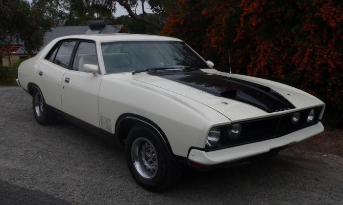 1975 Ford Falcon XB GT Sedan white with black stripe images (2).jpg