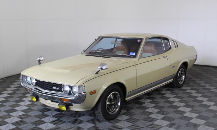 1976 TA27 Celica liftback Australia images creme auction (1).jpg