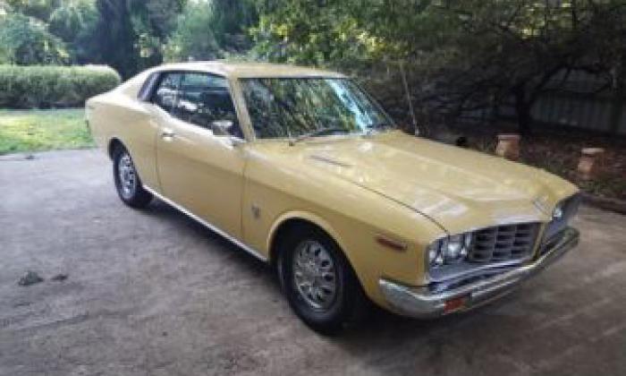 1976 Toyota Corona MKII MX23 Hardtop coupe Yellow images Classic Register (1).JPG