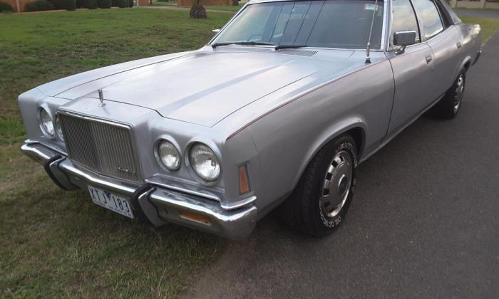 1977 Ford LTD Fairlane ZH Silver Monarch Sedan (1).jpg