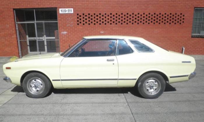 1978 Datsun 200B SSS coupe creme Australia (2).JPG