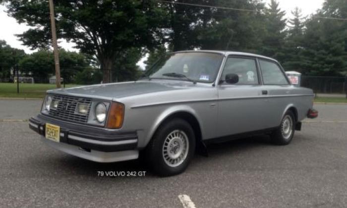 1979 Volvo 242 GT coupe Silver with black and red interior (1).jpg