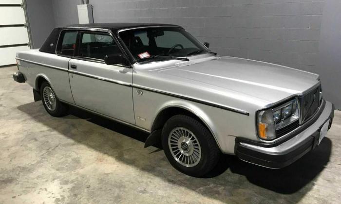 1979 Volvo 262C Bertone Coupe Silver with black roof images (2).jpg