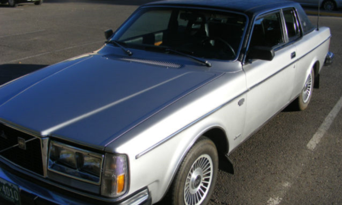 1979 Volvo 262C Bertone in Mystic Silver and Vinyl roof  (9).png