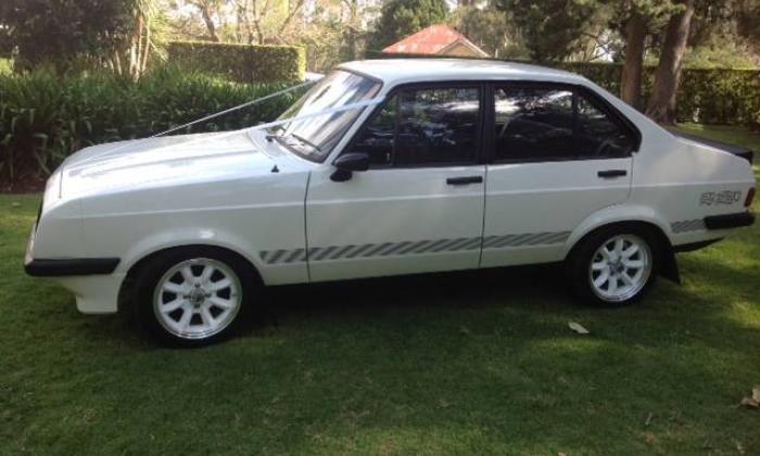 1980 Ford Escort RS2000 4-door sedan Australia white (8).JPG