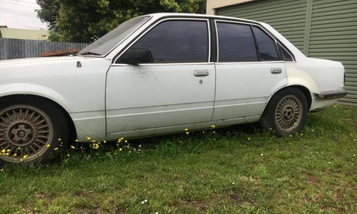 1980 Holden Commodore VC SL E white images V8 (1).jpg