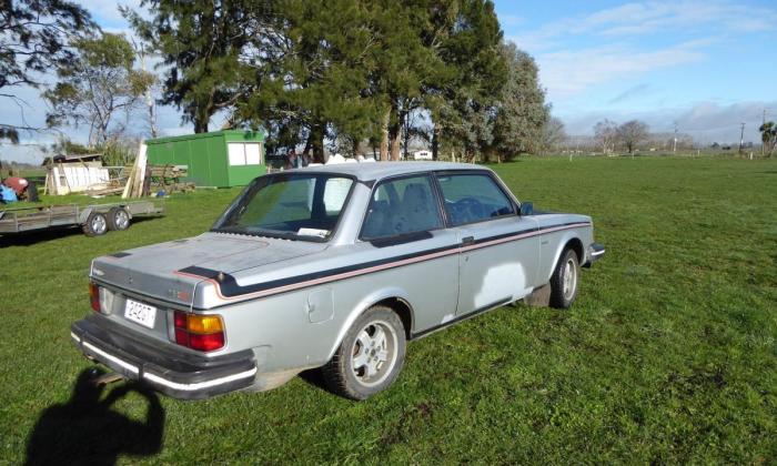 1980 Volvo 242 GT coupe New Zealand silver (4).jpg