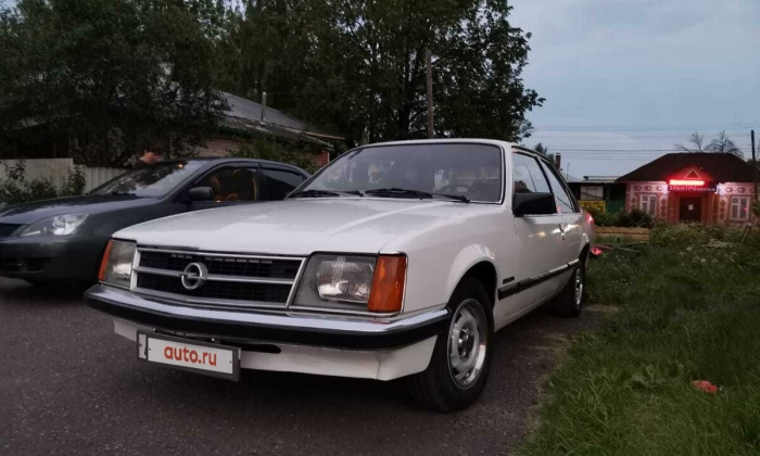 1981 Opel Commodore C 2 door sedan coupe Russia images (1).png