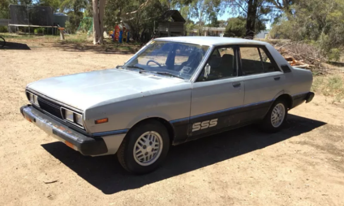 1981 Silver Datsun Stanza SSS Sedan Australia (1).png