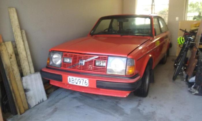 1981 Volvo 242 GT repainted red images (1).jpg