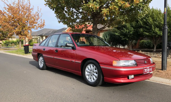 1989 VN SS Commodore Maroon 2018 images (6).png