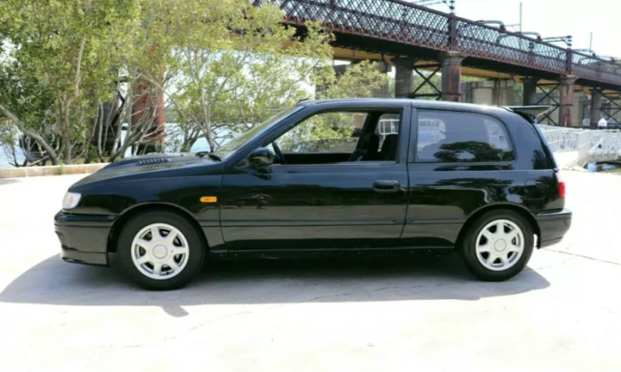 1992 Nissan Pulsar N15 GTiR RA Australia black hatch images 2021 (9).png