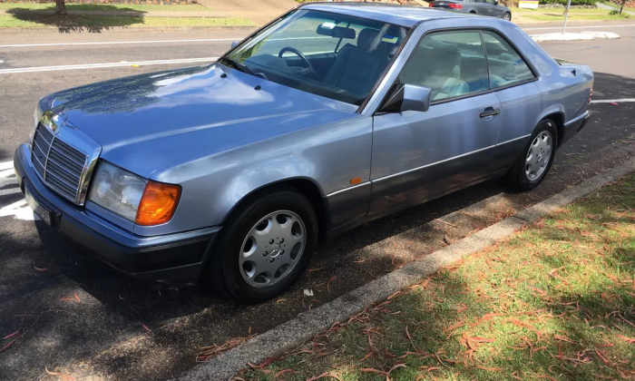 1993 Mercedes 320CE Blue on grey exterior images AUstralia (1).png