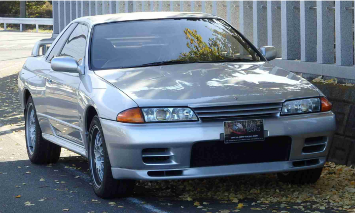 1994 R32 V-Spec II GTR Spark Silver Metallic exterior images Classic Register (8).png