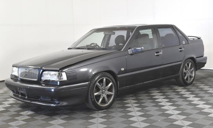 1996 Volvo 850 R Turbo Sedan black paint exterior images (1).jpg