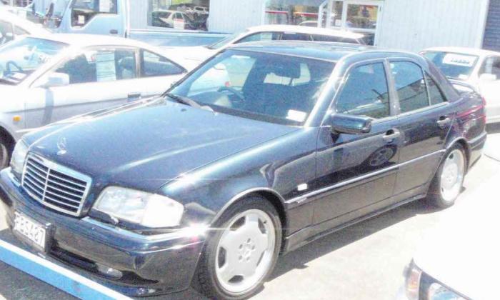 1997 C36 AMG C Class Mercedes Dark Blue NZ images (10).jpg