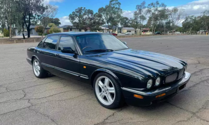 1998 X308 Jaguar XJR dark green Australia images 2021 (6).png