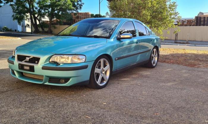 2004 Volvo S60 R Sedan for sale rare performance Volvo images (9).jpg