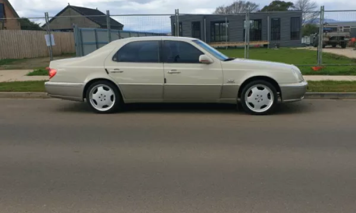 2005 Ssangyong Chairman Sedan Australia Creme over bronze colour images (5).png