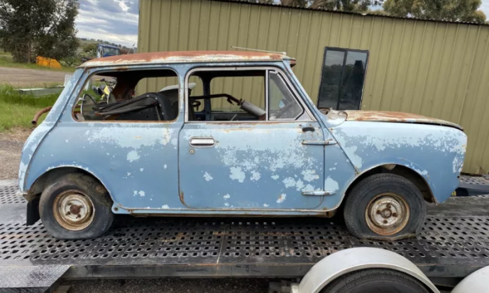 2020 Leyland Mini LS 998cc silver blue unrestored (1).png