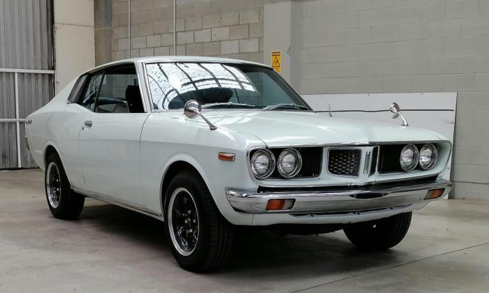 Corona Mark II white coupe images 70s (3).jpg