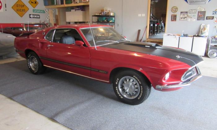 Ford Mustang Mach 1.jpg