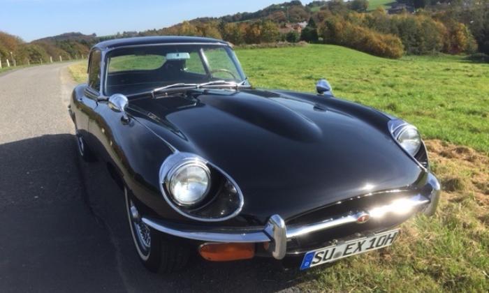 Jaguar E-type COupe.jpg