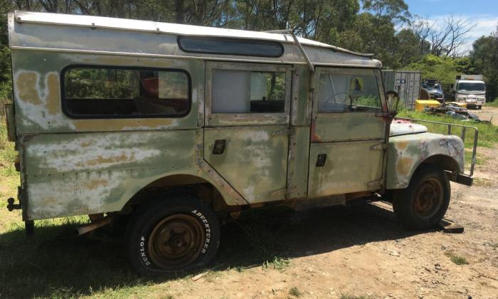 Land Rover Series 1 Wagon Side profile.jpg