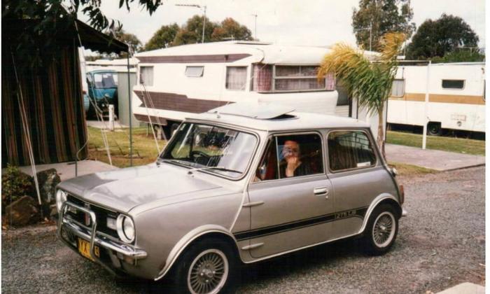 Leyland Mini 1275 LS Hi-Ho Silver classisc Register 2017.jpg