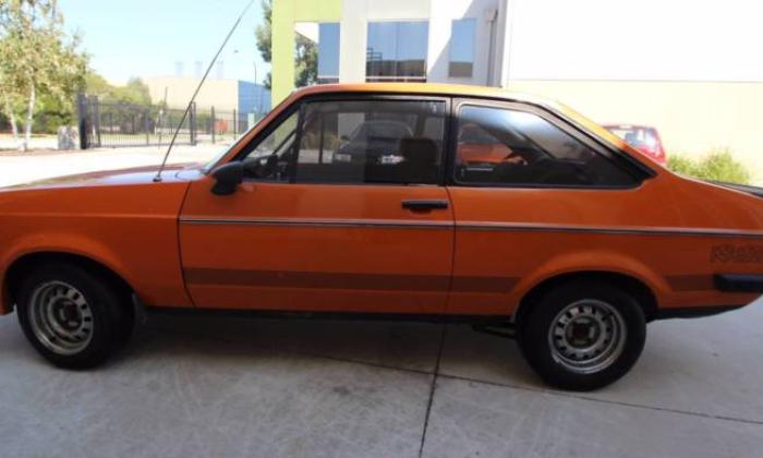 MK2 RS2000 Ford Escort Coupe 1980 Australia Orange unrestored (10).JPG