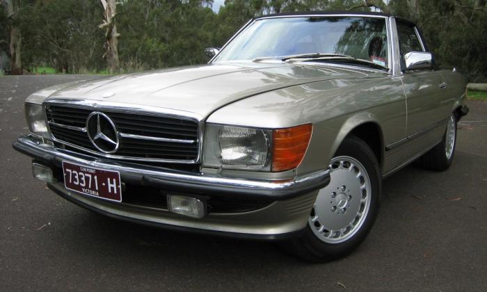 Mercedes 560SL Front grille.jpg