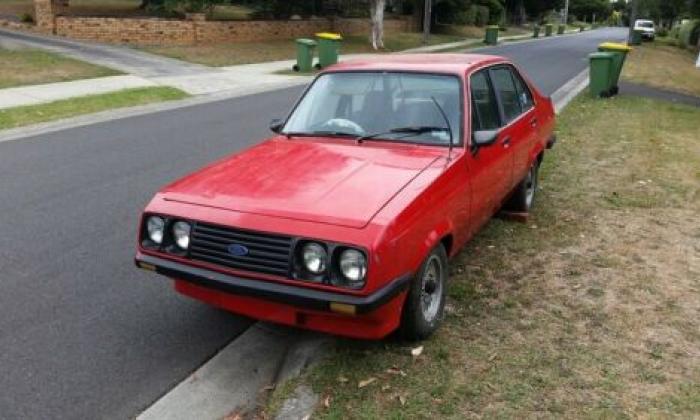 Monza Red Australian RS2000 Escort sedan 2019 (8).jpg