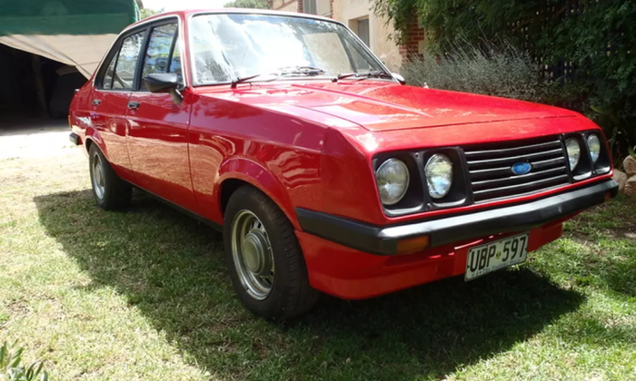 Red 1979 Ford Escort RS2000 4-door sedan Australia partly restored images (1).png