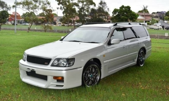Silky Snow Pearl White Nissan Stagea 260RS 1998 series 1 model white NSW Australia (17).png