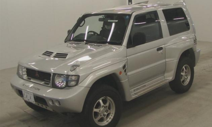 Silver 1997 Pajero SWB evolution dakar image (6).png