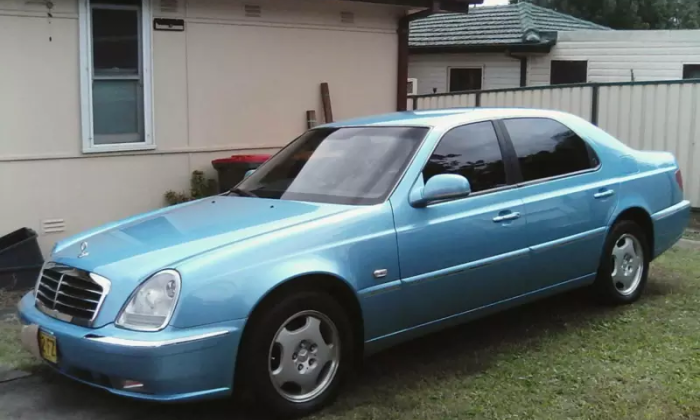 Ssangyong Chairman 2005 Mercedes Blue sedan Australia (1).png