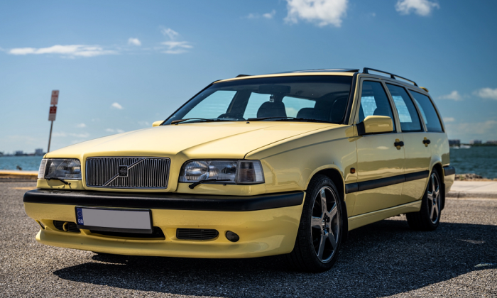 Volvo T5-R yellpw 5 speed for sale USA (4).png