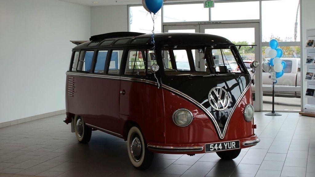 1 1956 Volkswagen Deluxe Microbus Samba Bus images Classic Register (11).jpg