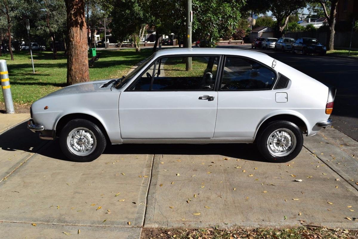 1 1977 Alfa Romeo Alfasud TI 2 door Silver Australia (9).jpg