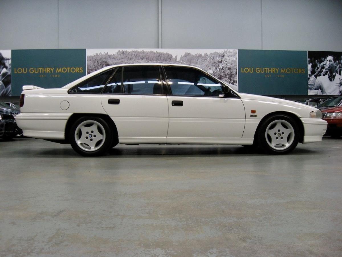 1 1992 HSV VP Clubsport in Alaskan White build number 209  (12).jpg