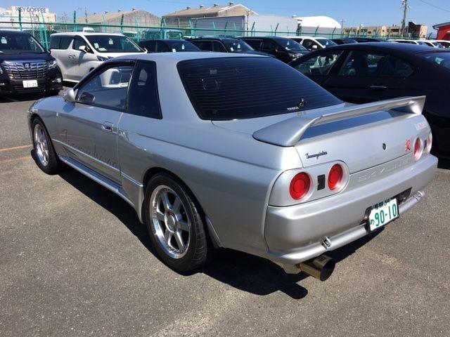 1 1994 Nissan Skyline R32 GTR Tommy Kaira tuned silver (17).jpg