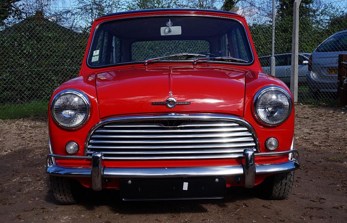 1 Black over Tartan red 1965 Morris Cooper S MK1 British built image (2).jpg