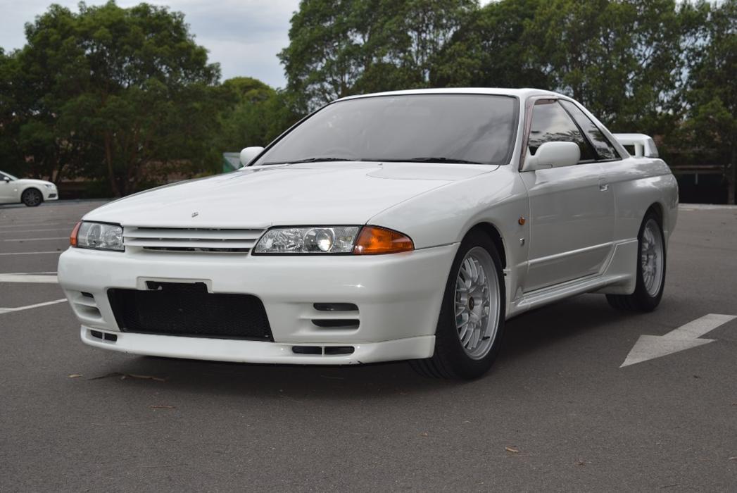 1 Crystal White R32 GTR V-Spec II Australia 1994 model images (5).jpg