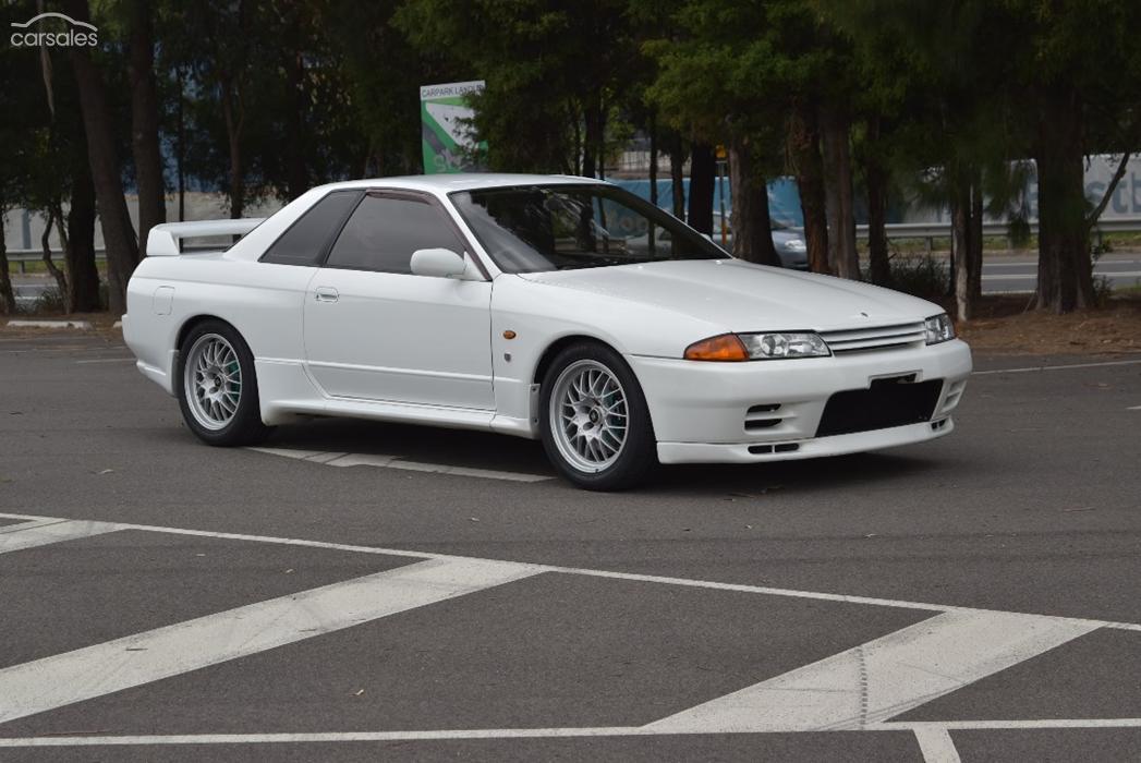 1 Crystal White R32 GTR V-Spec II Australia 1994 model images (8).jpg