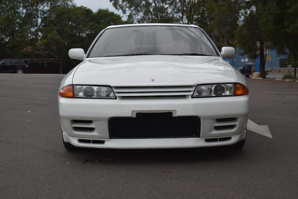 1 Crystal White R32 GTR V-Spec II Australia 1994 model images (9).jpg