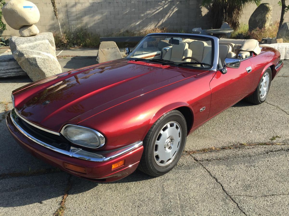 1 Jaguar XJS Celebration Edition Moroccan Red convertible 1996 images (1).jpg